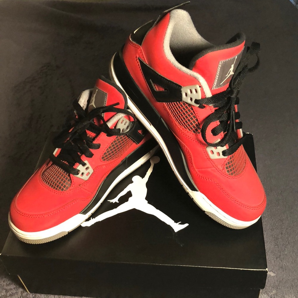 Air Jordan 4s Retro Toro Bravo GS